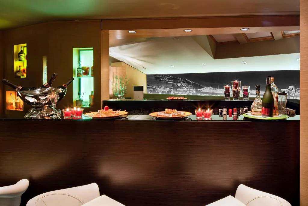 Bar, UNA HOTELS Napoli, Naples