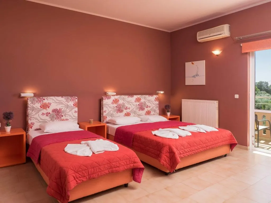 Room, Petritos Rooms And Studios, Crete