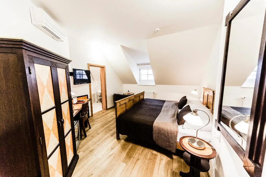 SINGLE STANDARD Room, Archibald at the Charles Bridge, Prague