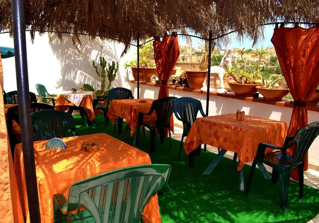 Restaurant, Villa Ambra B&B, Catania