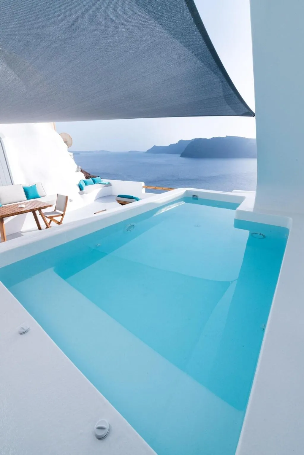 Sports and Entertainment, Maregio Suites, Santorini