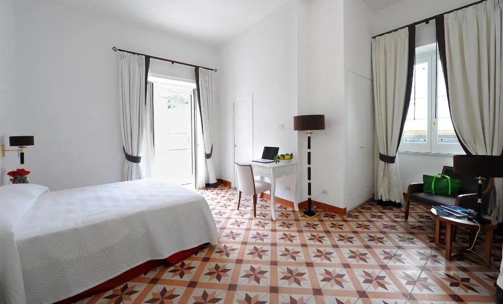 Room, Amalfi Luxury House, Naples