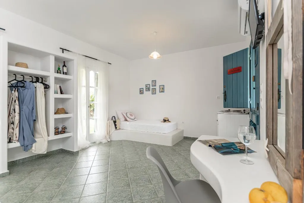 STUDIO SUPERIOR WITH TERRACE Room, Palatiana Agriturismo - Philoxenia Cottages, Crete