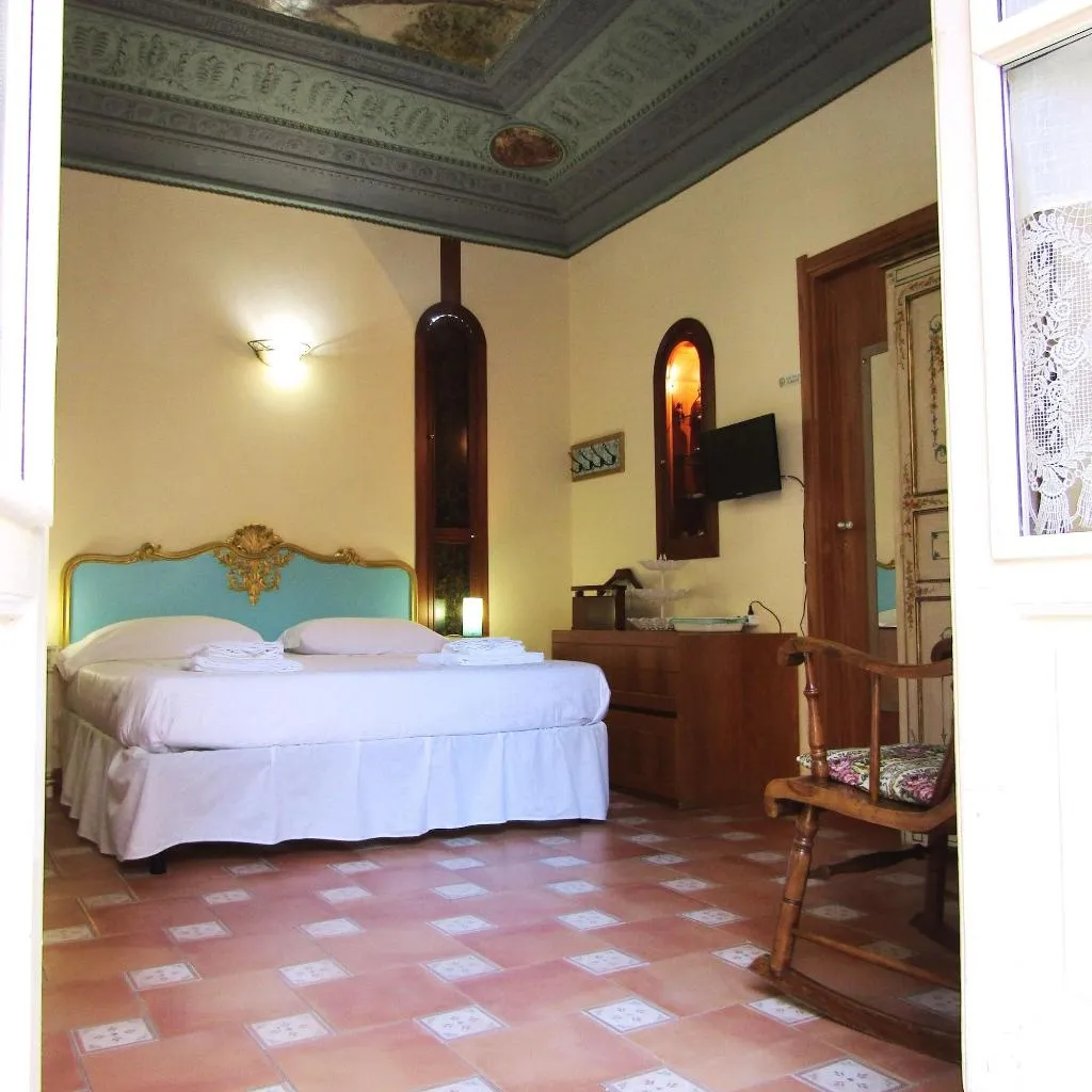 Room, B&B Vittorio Emanuele, Palermo