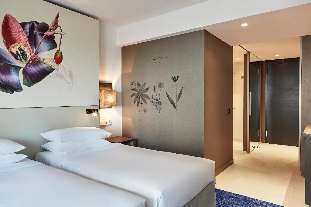 DOUBLE CLUB Room, Hyatt Regency Amsterdam, Amsterdam