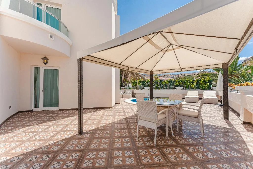 SUITE TWO BEDROOMS WITH PRIVATE POOL Room, Flamingo suite boutique hotel, Tenerife