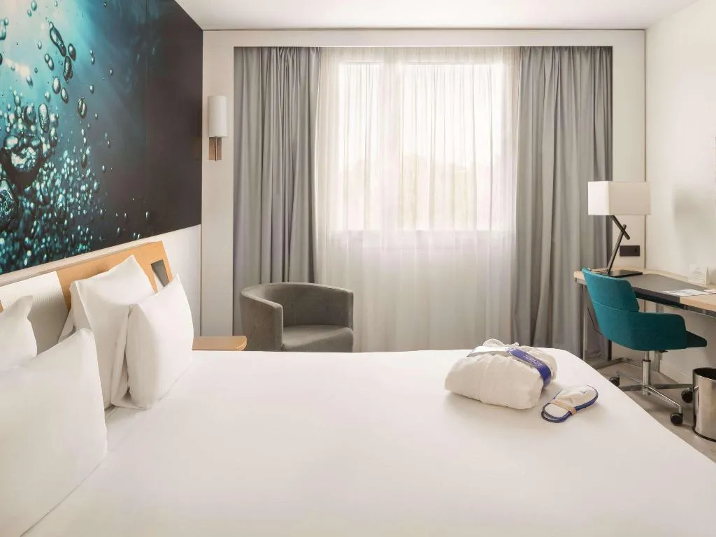 DOUBLE EXECUTIVE Room, Novotel Barcelona Cornella, Barcelona