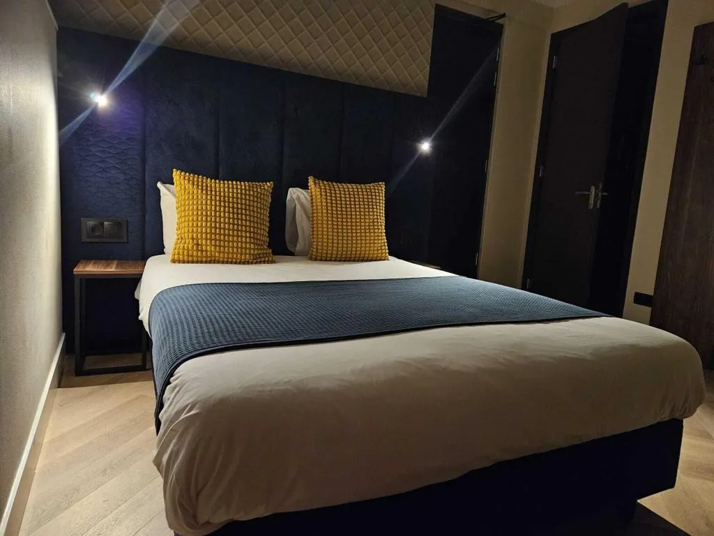Room, Hotel Washington, Amsterdam