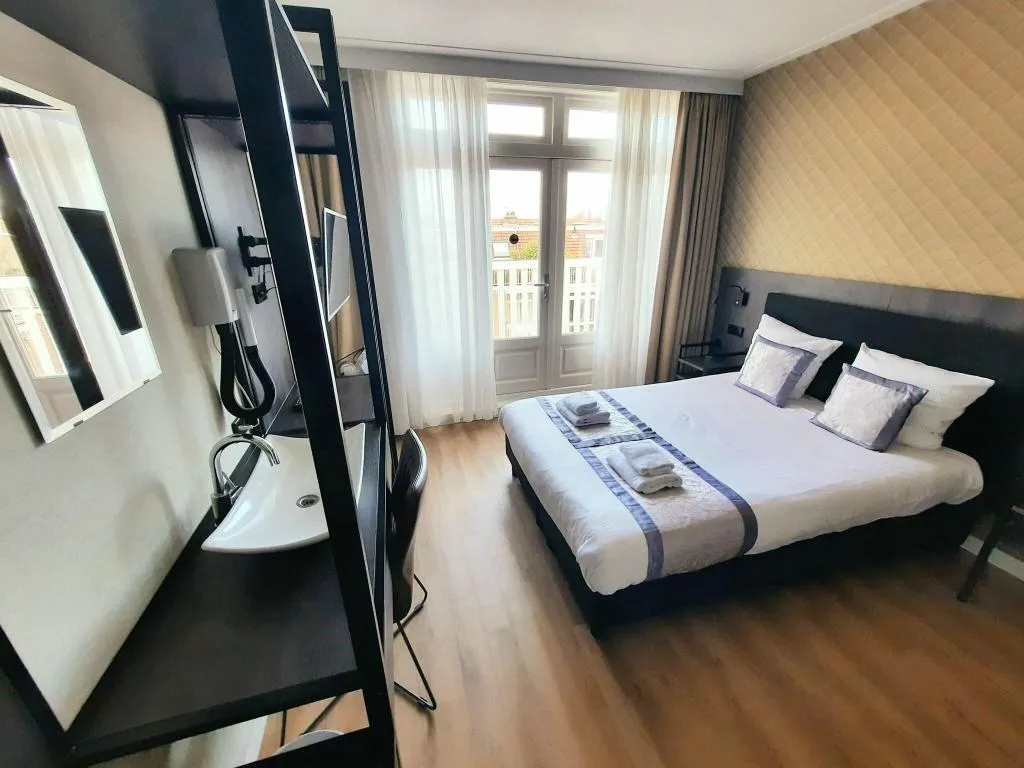 Room, Hotel Washington, Amsterdam