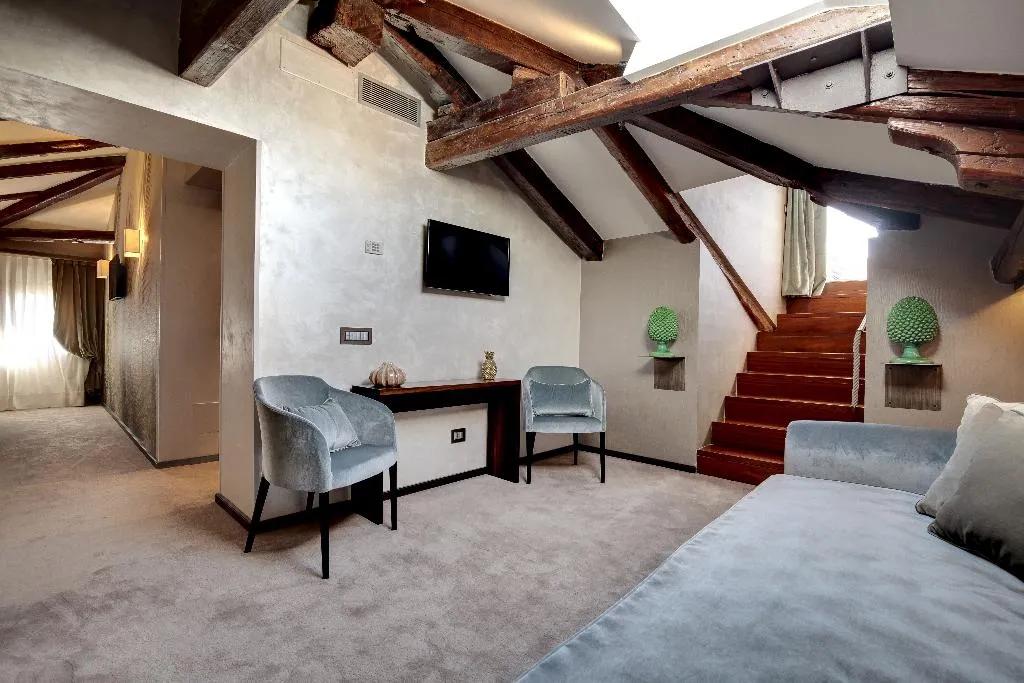 SUITE EXECUTIVE Room, Dona Palace, Venice