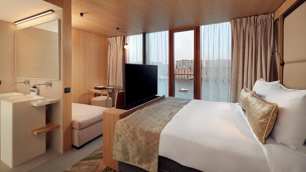 JUNIOR SUITE KING SIZE BED Room, Hotel Jakarta Amsterdam, Amsterdam