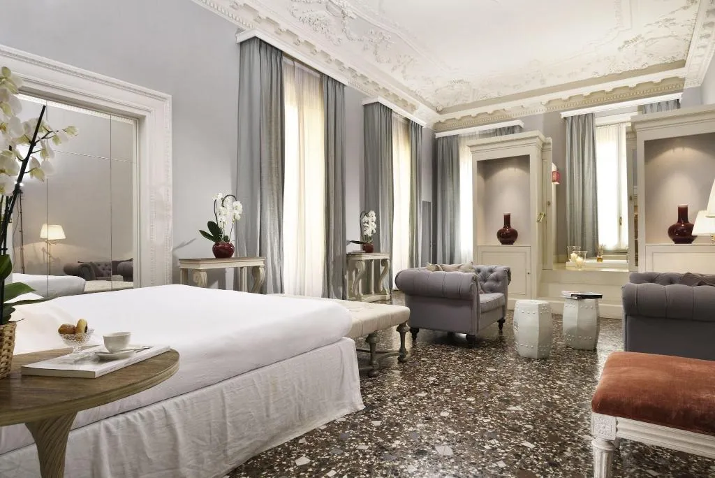 JUNIOR SUITE KING SIZE BED Room, Palazzo Di Camugliano, Florence