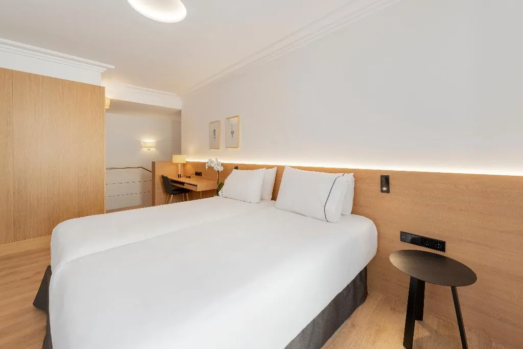 Double or Twin DELUXE Room, Eurostars Pórtico Alicante, Costa Blanca