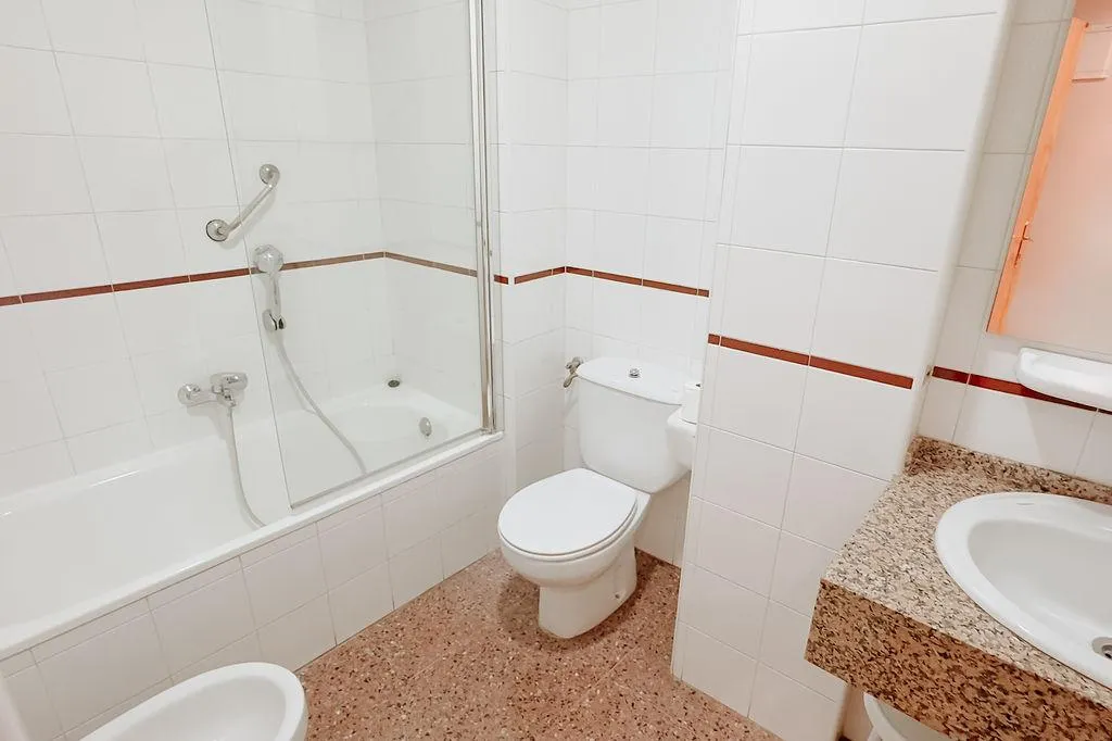 TRIPLE THREE BEDROOMS ONE BATHROOM Room, Hotel Anna, Costa Blanca