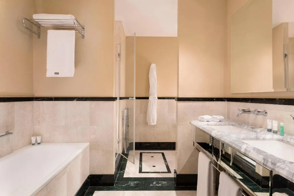 Room, The Westin Palace Milan, Milan