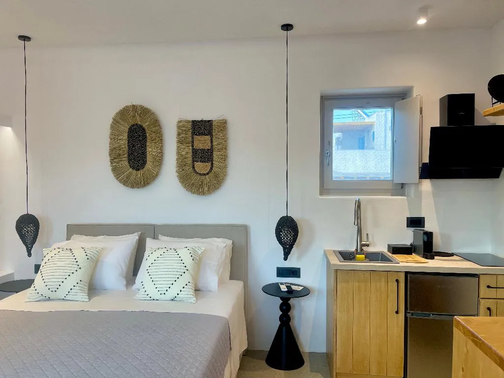 SUITE DELUXE WITH BALCONY Room, Mykonos Dot Suites, Mykonos