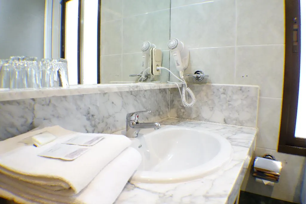 SINGLE STANDARD Room, Trípolis Toledo, Madrid
