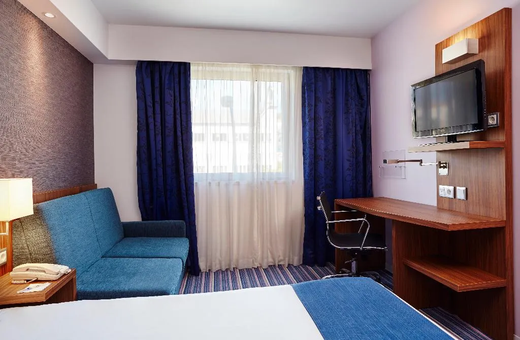 DOUBLE Accessible Room, Holiday Inn Express Lisbon Airport, Lisbon