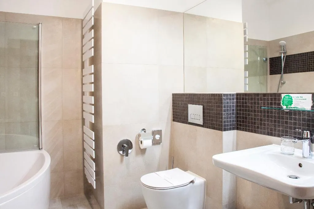 APARTMENT TWO BEDROOMS ONE BATHROOM Room, Portal House Apartments, Krakow