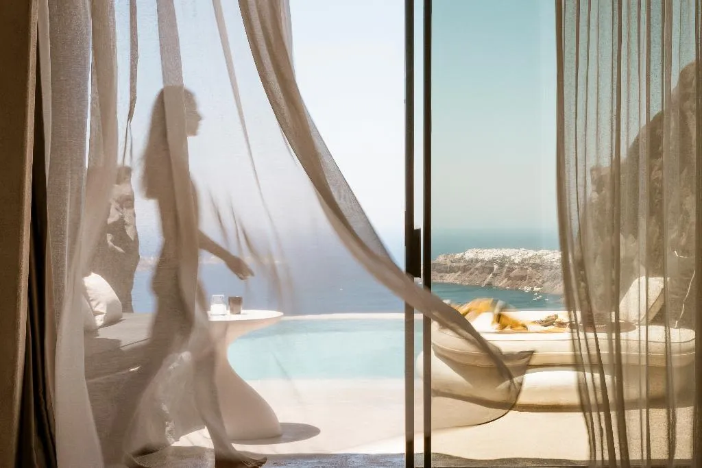 SUITE WITH PRIVATE POOL Room, One Of One Hotel, Santorini