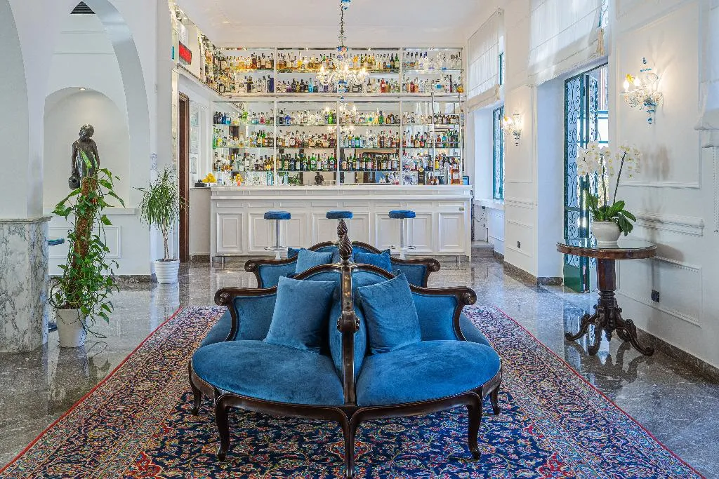 Bar, Majestic Palace, Naples