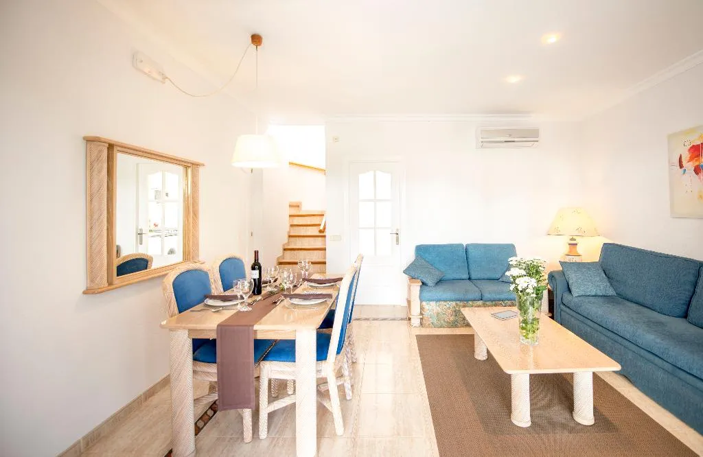 APARTMENT CAPACITY 6 TWO BEDROOMS Room, Ona Village Cala d'Or, Majorca