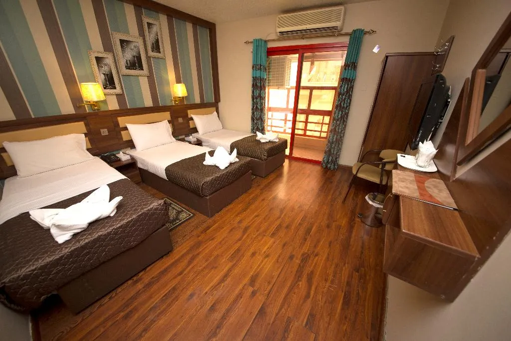 QUADRUPLE DELUXE Room, Downtown Hotel, Dubai