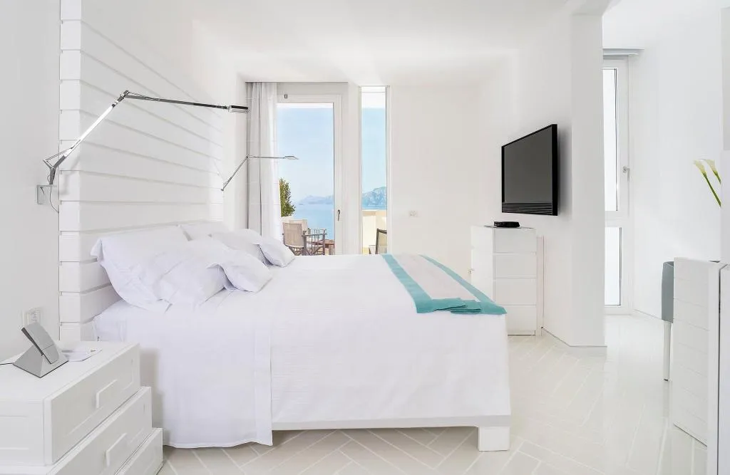 DOUBLE SEA VIEW KING BED Room, Casa Angelina, Naples