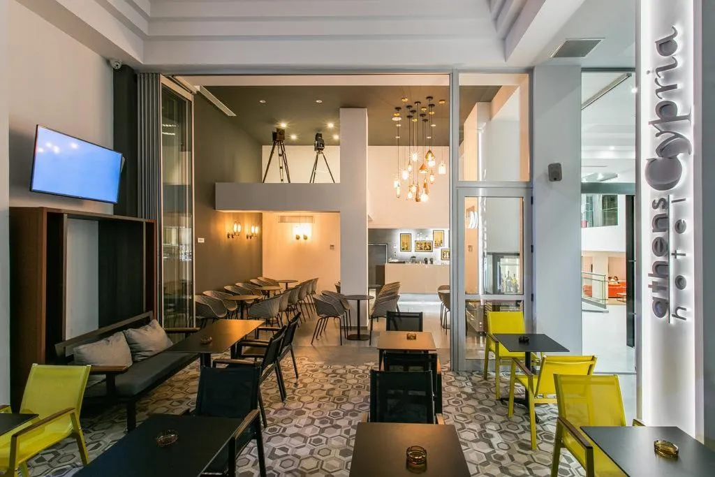 Bar, Athens Cypria, Athens