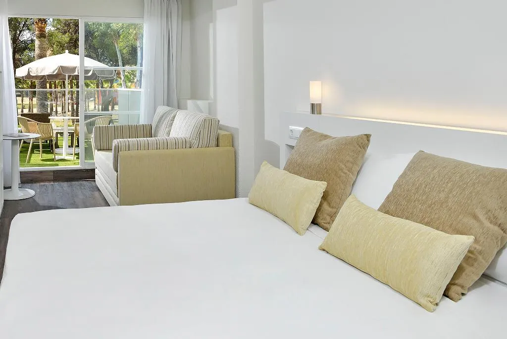 FAMILY ROOM STANDARD Room, Sol Palmanova-Mirlos Tordos, Majorca