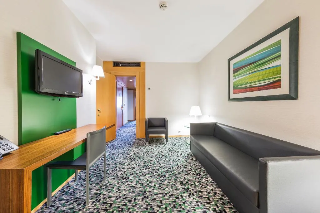 JUNIOR SUITE STANDARD Room, Ramada by Wyndham Lisbon, Lisbon