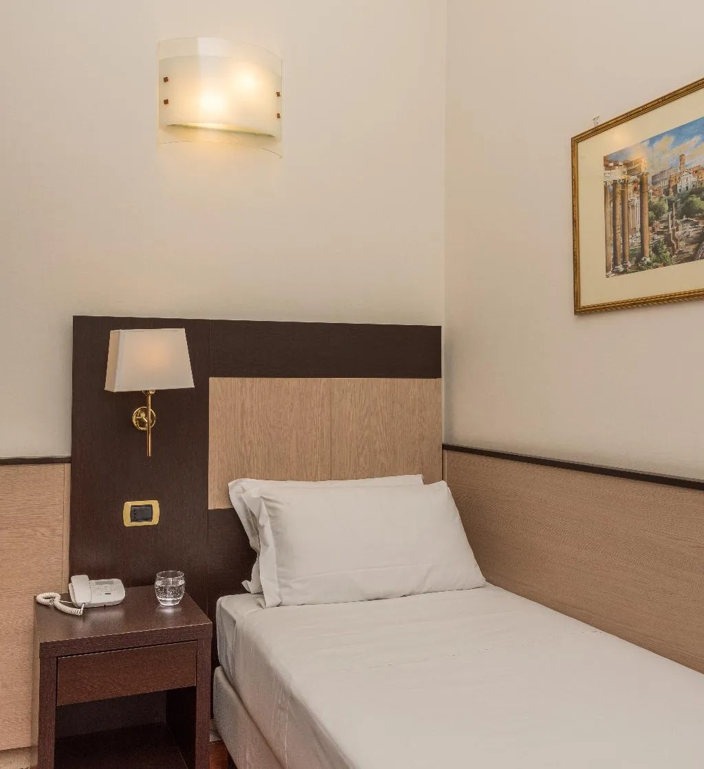 SINGLE SUPERIOR Room, Hotel Portamaggiore, Rome