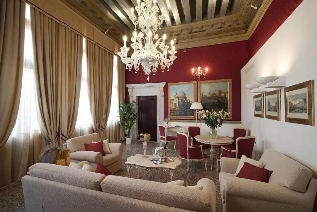 SUITE CANAL VIEW Room, Ruzzini Palace, Venice