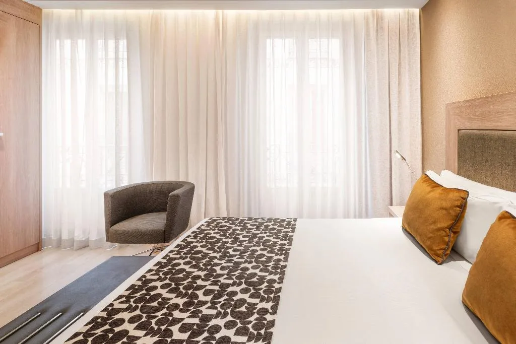 Double or Twin STANDARD Room, Catalonia Plaza Mayor, Madrid
