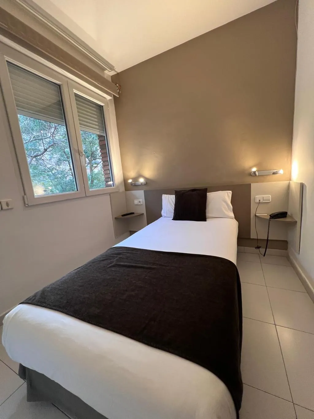 SINGLE STANDARD Room, Hotel Travessera, Barcelona