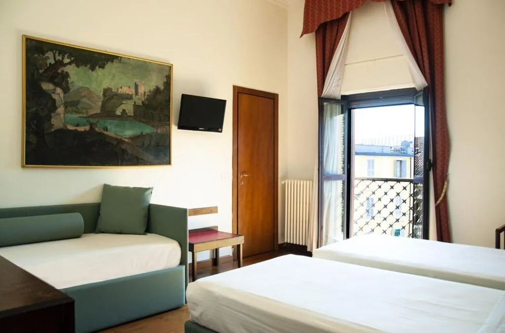 Double or Twin CLASSIC WITH BALCONY Room, San Guido, Milan