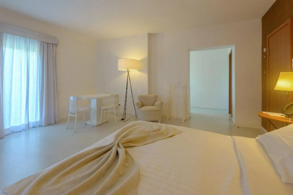STUDIO STANDARD Room, Amazonia Estoril Hotel, Lisbon