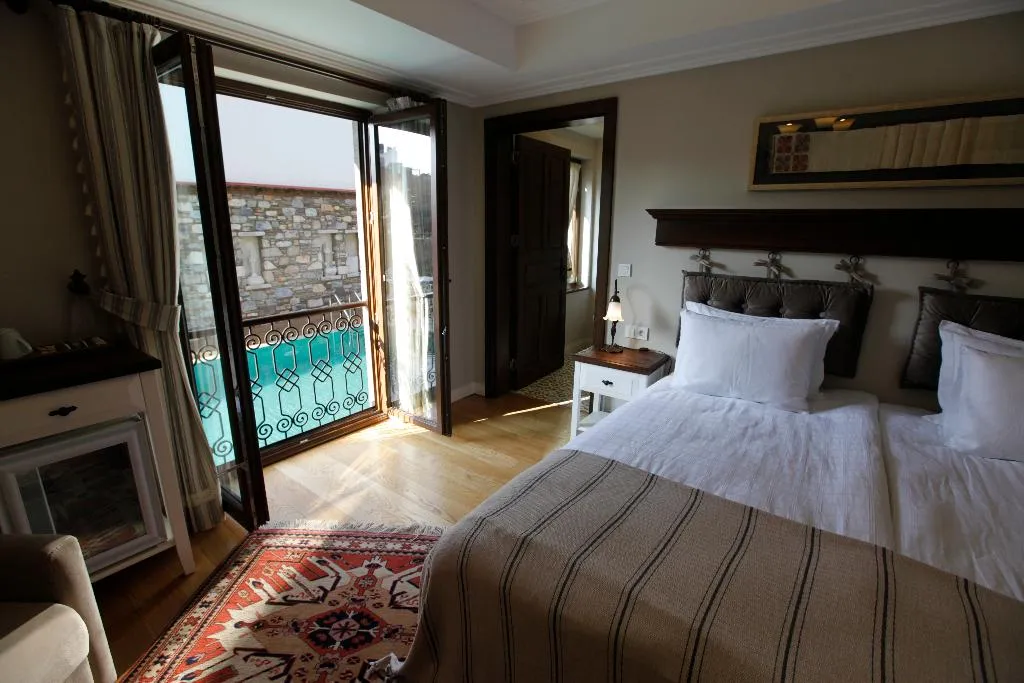 Double or Twin DELUXE POOL VIEW Room, Akanthus Hotel Ephesus, Izmir