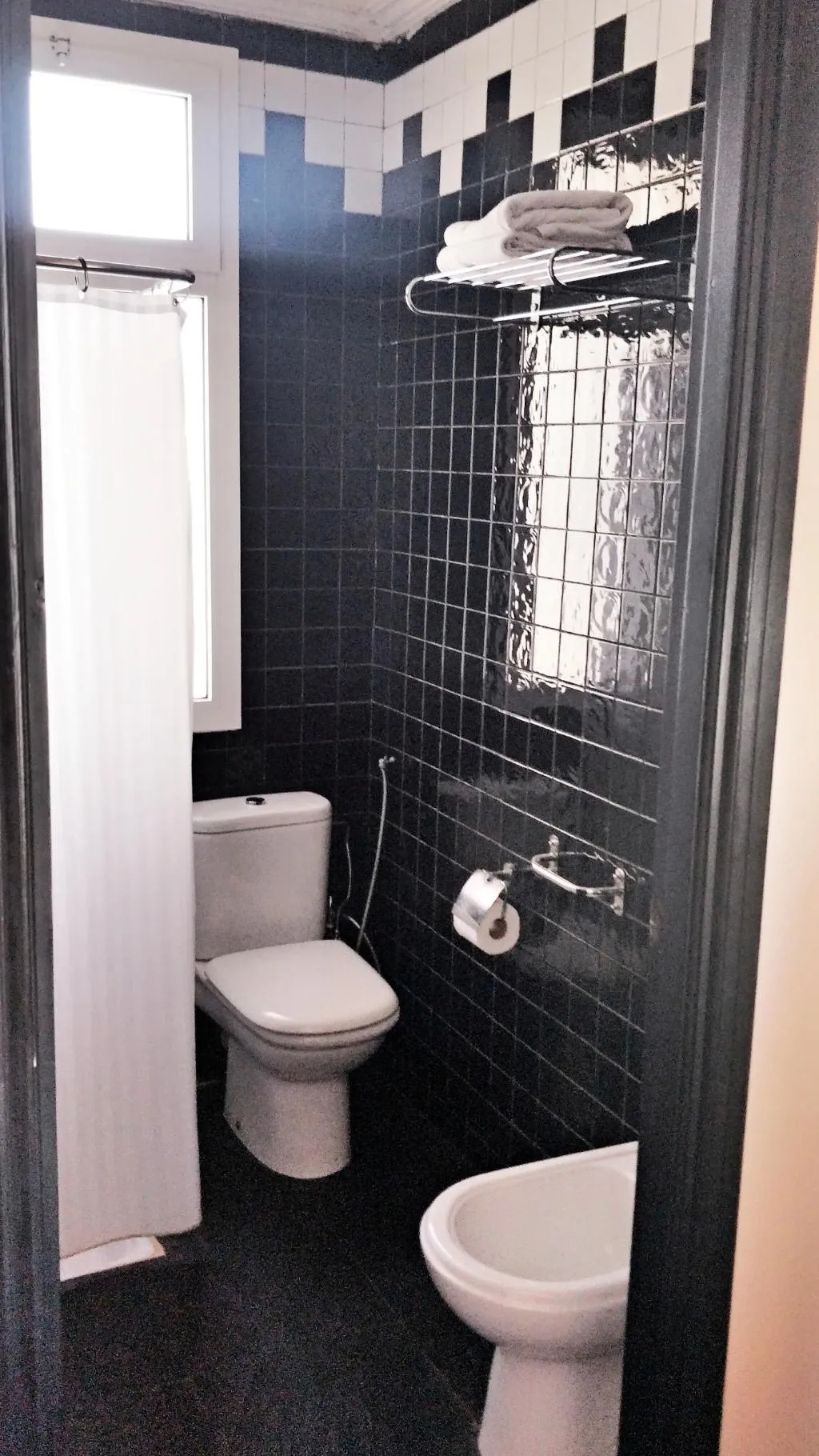Room, Texuda, Rabat