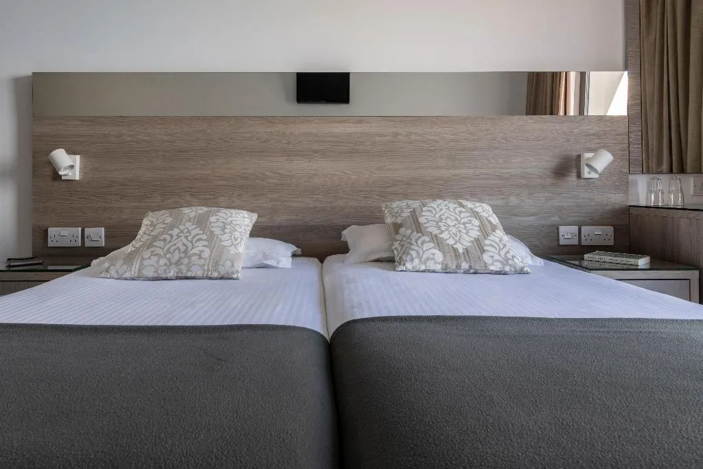 Room, Plaza Hotels, Malta