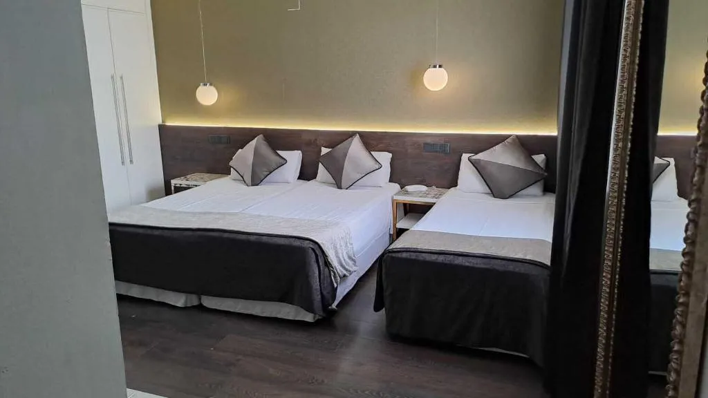 TRIPLE BASIC Room, Moderno, Barcelona