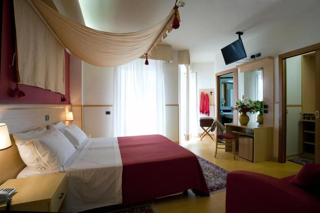 JUNIOR SUITE STANDARD Room, Hotels Vidi Miramare & Delfino, Venice