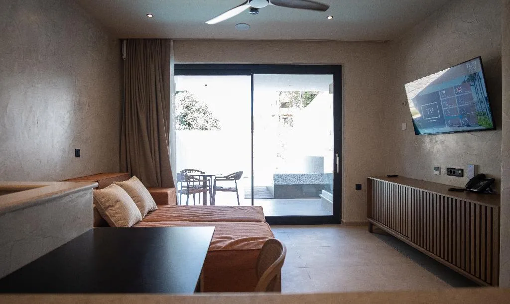 SUITE WITH PRIVATE POOL Room, Royal Hotel and Suites, Halkidiki