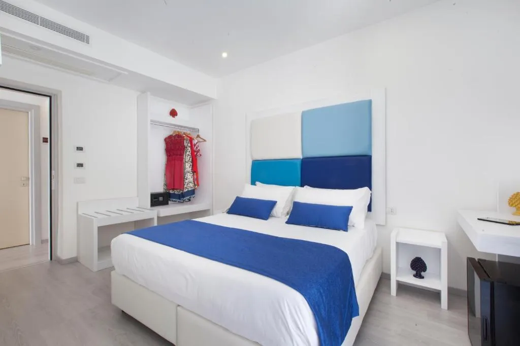 DOUBLE ONE BED Room, O Sole Mio, Naples