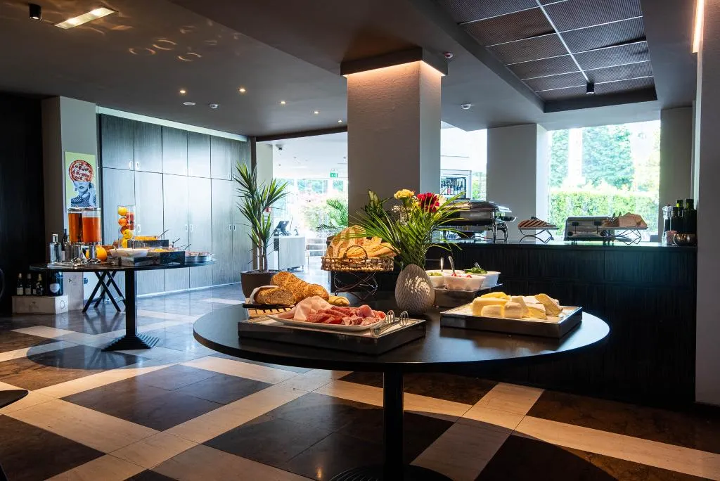 Restaurant, Axolute Comfort Hotel - Cantu, Milan