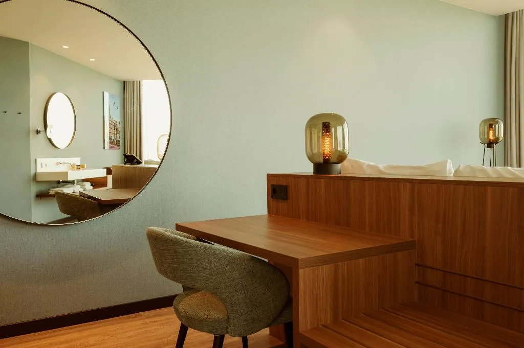 DOUBLE SUPERIOR Room, Van der Valk Hotel Amsterdam Zuidas, Amsterdam