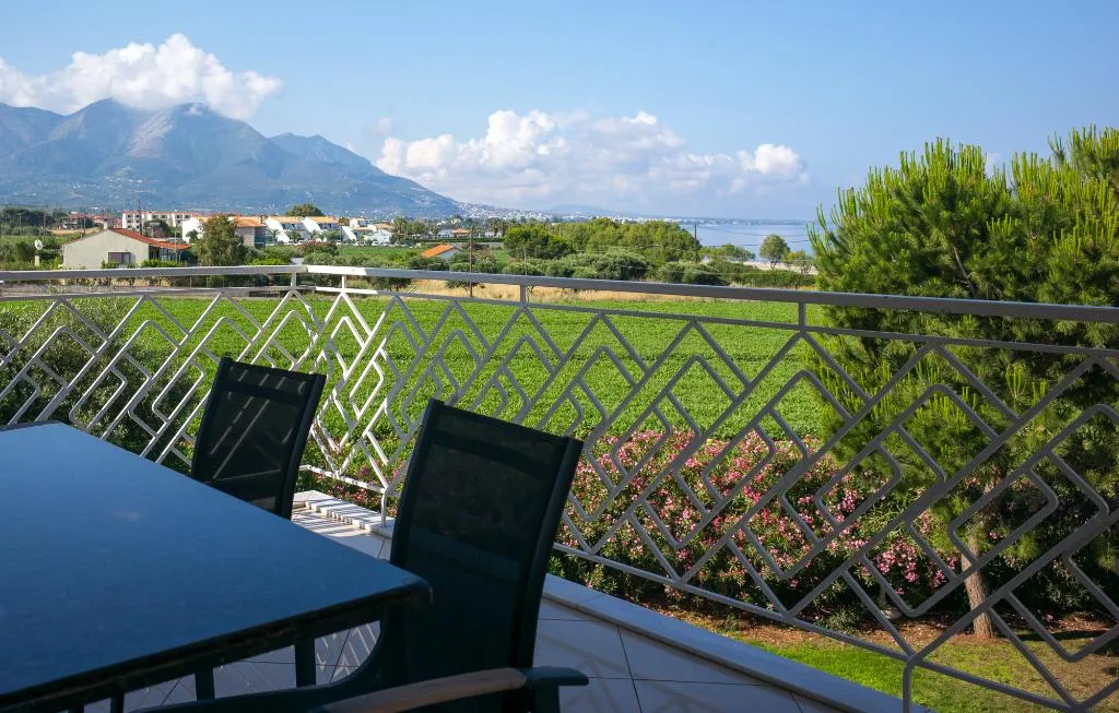 APARTMENT SUPERIOR CAPACITY 3 Room, Irida Resort Suites, Athens