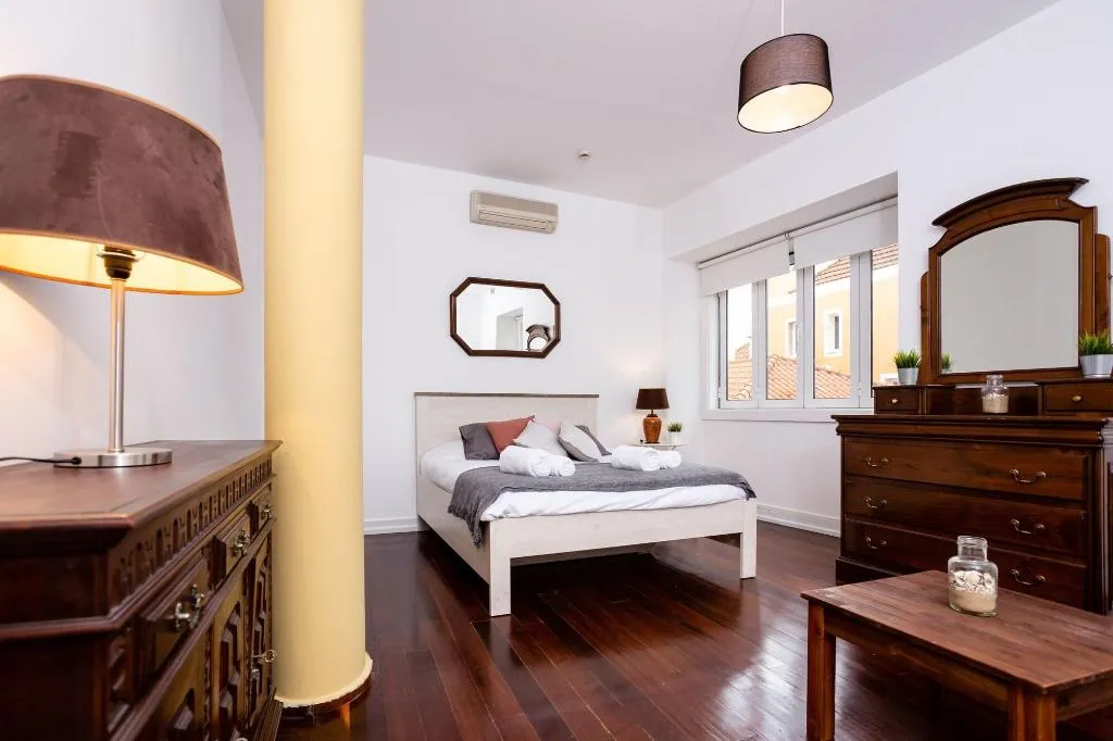 Room, Kais do Sol, Lisbon