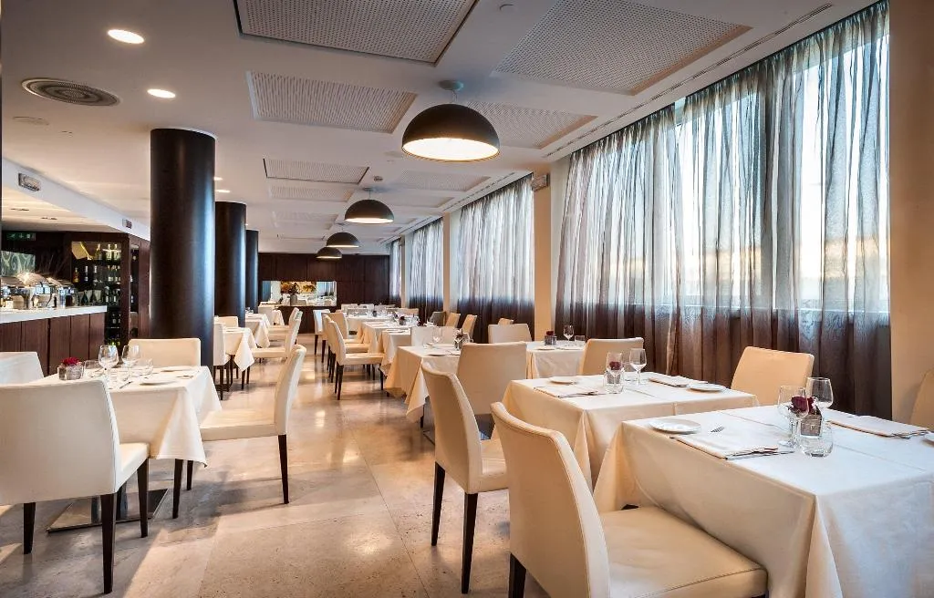 Restaurant, Crowne Plaza Milan City, Milan