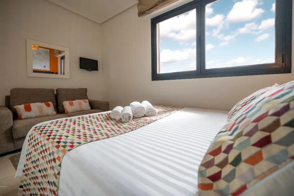 APARTMENT WITH TERRACE Room, Apartamentos G3 Galeón, Madrid